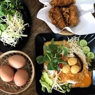 แม่นิด ขนมจีนน้ำยาโคราช