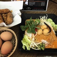 แม่นิด ขนมจีนน้ำยาโคราช