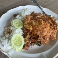 แดงทะเลปั่น