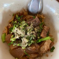เมนูของร้าน ยกซดก๋วยเตี๋ยวเรืออยุธยาเครือสหพัฒน์