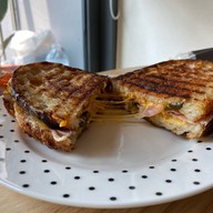 เมนูของร้าน BARTELS Sukhumvit - Sourdough Sandwiches, Coffee & Juicery พร้อมพงษ์