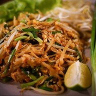 เส้นคั่ว by crazy food