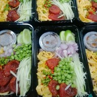 ข้าวคลุกน้ำพริก ครัวคุณย่า