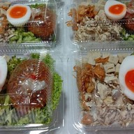 ยำขนมจีน ตลาดหลังบิ๊กซีนครปฐม