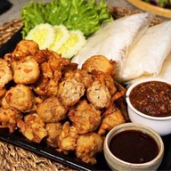 หมูทอดกอดพริก โลตัส โกเฟรช ติวานนท์ 25