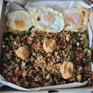 เมนู เตี๋ยวกะเพรา พหลโยธิน