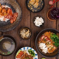 โซ้ย บะหมี่เกี๊ยว & cafe’ -