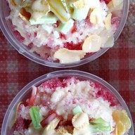 น้ำแข็งใสกะปั่นนมผลไม้สด