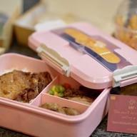 ข้าวหมูทอด Eatzypig สาขา ลาซาล