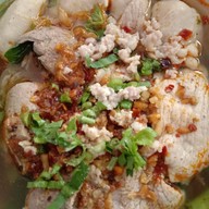 ก๋วยเตี๋ยวหมูน้ำตก แสงจันทร์