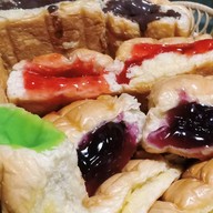 ร้านขนมปังปิ้งเตาถ่าน (ปังอึน)