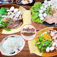 ก๋วยเตี๋ยวเรือสามสมุทร สาขาสุขสวัสดิ์76