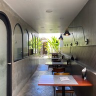 sri the shophouse สี