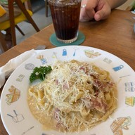 เมนูของร้าน Henryfry Fried Chicken ไก่ทอด เจริญกรุง