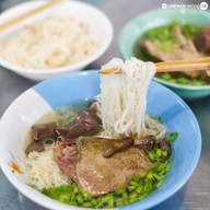 เฮียสิทธิ์ หมี่ซั่วเป็ดตุ๋น เจ้าเก่า ตลาดใหม่