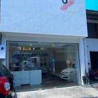 sri the shophouse สี