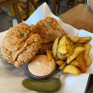 เมนูของร้าน Henryfry Fried Chicken ไก่ทอด เจริญกรุง