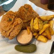 เมนูของร้าน Henryfry Fried Chicken ไก่ทอด เจริญกรุง