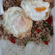 เมนูของร้าน อาม่ากะเพราถาดโคตรอิ่ม @บางกรวย