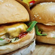 June's Burger  Homemade