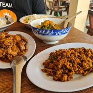 ข้าวแกงบ้านเมษา