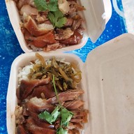 เมนูของร้าน ร้านขาหมูเตาถ่าน สูตร 100 ปี และอาหารตามสั่ง ฟรีไข่ดาว