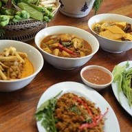 ข้าวแกงบ้านเมษา