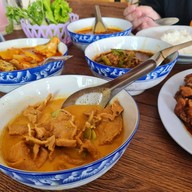 ข้าวแกงบ้านเมษา