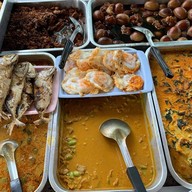 ข้าวแกงบ้านเมษา