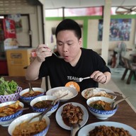 ข้าวแกงบ้านเมษา