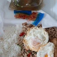 เมนูของร้าน อาม่ากะเพราถาดโคตรอิ่ม @บางกรวย