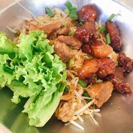 ก๋วยเตี๋ยวเพ็ญพริกเผ็ด