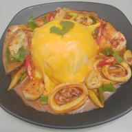 ครัวหญิงลี กะเพราผัดแห้ง ข้าวผัด