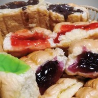 ร้านขนมปังปิ้งเตาถ่าน (ปังอึน)