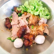 ก๋วยเตี๋ยวเพ็ญพริกเผ็ด