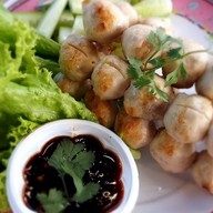 ลูกชิ้นปิ้งย่าง(เอ๋ปิ้งย่าง)