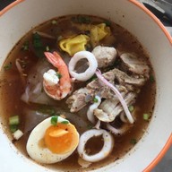 ก๋วยเตี๋ยวกระดูกแก้ว