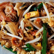 ผัดไทใจแตก