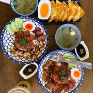 เมนูของร้าน หนีห่าว โฮมคิทเช่น