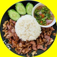 iโล้น-ข้าวหมูทอด&ไก่ย่างนํ้าจิ้มเเจ๋ว