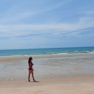 ริมชายหาดชะอำ