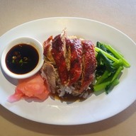 ข้าวหน้าเป็ดย่าง จิว แป๊ะ ทง