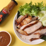 ออนชอน หมูปลาร้า ยำ ส้มตำ อาหารตามสั่ง ราชดำเนิน ราชดำเนิน