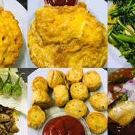 บ้านข้าวไข่เจียว + ข้าวกระเพรา (สูตรเจ็ดยอด)