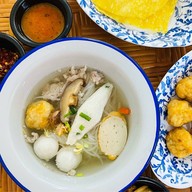 เตี๋ยวเรือน้ามแตก (ครัวขนมตาล ครบเครื่องเรื่องเตี๋ยว)