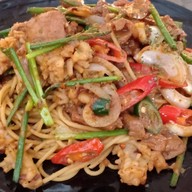 เคนกิ สเต็ก ตามสั่งก๋วยเตี๋ยวและอาหารนานาชาติ