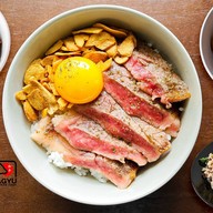 Poji Izakaya x Rooftop