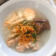 เมนูของร้าน ก๋วยจั๊บอุบลน้ำใส(เจ้าเก่า)