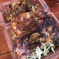 เมนูของร้าน ร้านป้าเล็กกล้วยทอด  ขายทุกอย่างค่ะ ร้านกล้วยทอด ไข่เต่า บ้าบิ่น แซนวิช สลัด กาแฟ