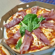 เมนูของร้าน Royal Pizza Nawamin